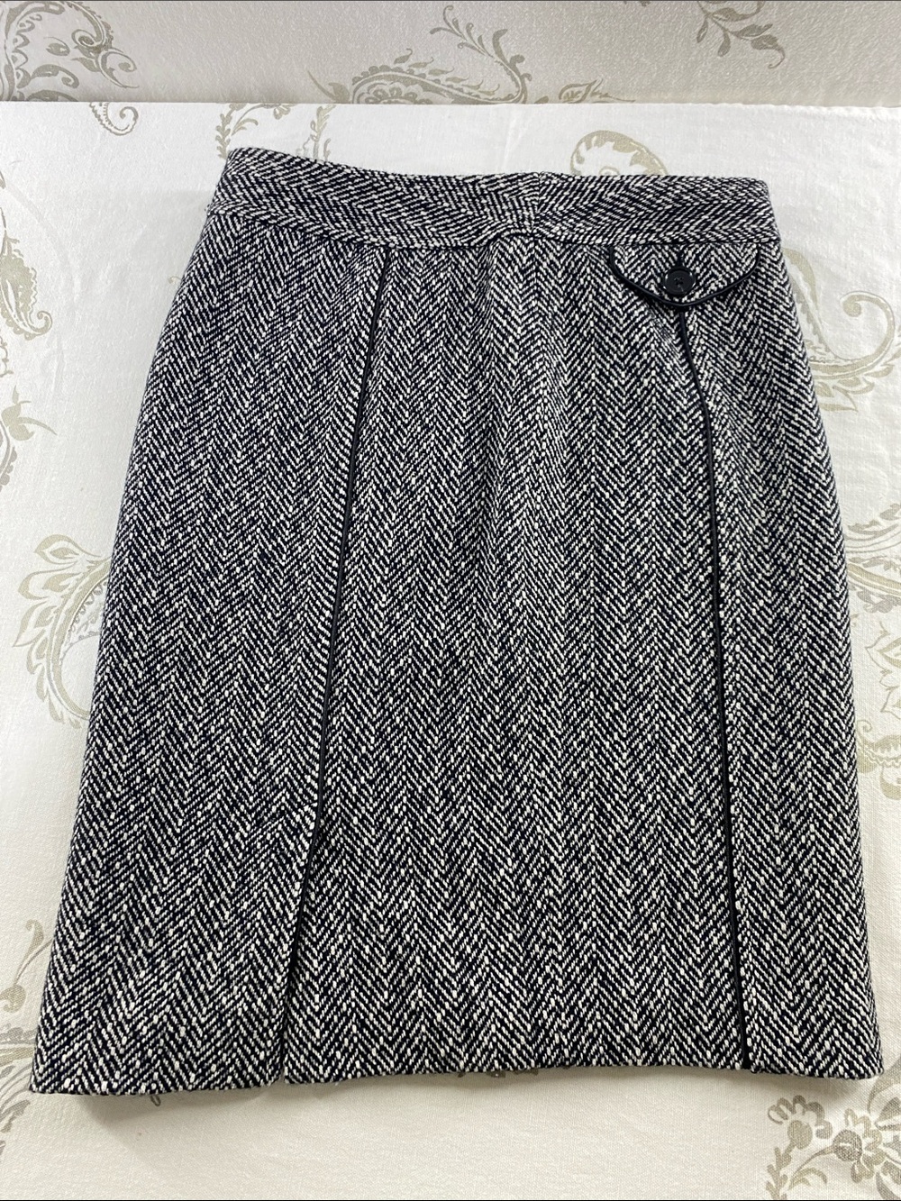 ANN TAYLOR Herringbone Skirt Black White Front /back Slit cotton /wool